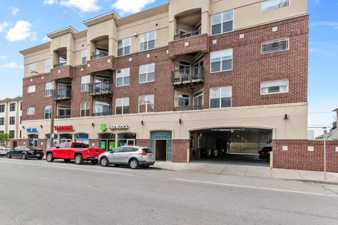 1619 N Farwell #207, Milwaukee, WI 53202