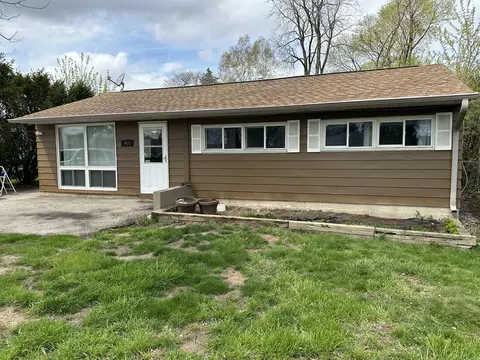 400 W Sugar, Glendale, WI 53217