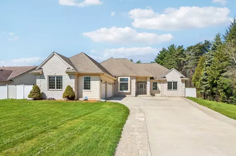 9117 S 20th, Oak Creek, WI 53154