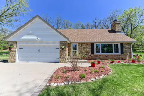 627 Rivermoor, Waterford, WI 53185