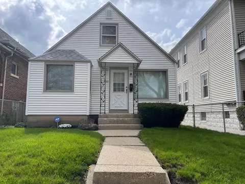 3261 S 8th, Milwaukee, WI 53215