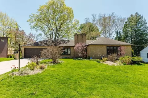 1617 Lake Vw, Madison, WI 53704