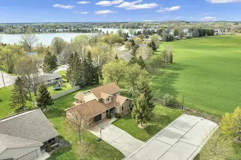131 Meadow Lks, Random Lake, WI 53075