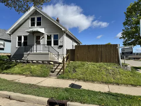 8404 W Mitchell, West Allis, WI 53214