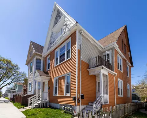918 W Windlake #920, Milwaukee, WI 53204