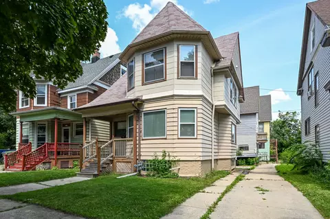 3726 W Park Hl, Milwaukee, WI 53208