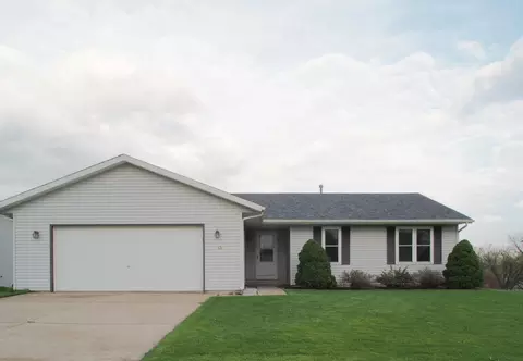 637 Brookstone, Watertown, WI 53094