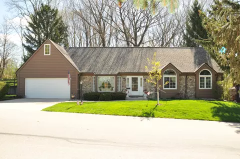 3830 S Oakridge, Greenfield, WI 53228
