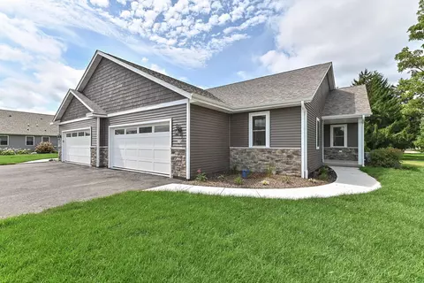 319 N Trailview #35, Waterford, WI 53185
