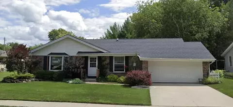 711 Bender, West Bend, WI 53090