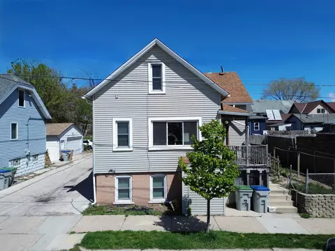 116 W Maple #116A, Milwaukee, WI 53204
