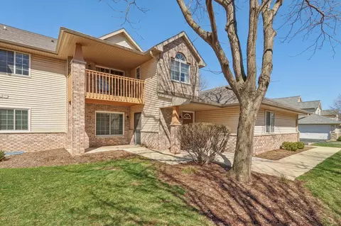 4939 W Maple Leaf, Greenfield, WI 53220