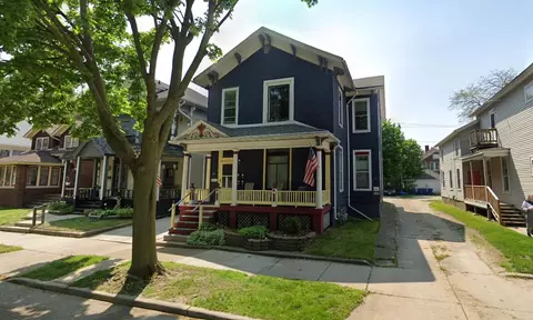 924 Park, Racine, WI 53403