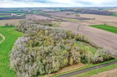 lt1 e hillcrest, Hustisford, WI 53098