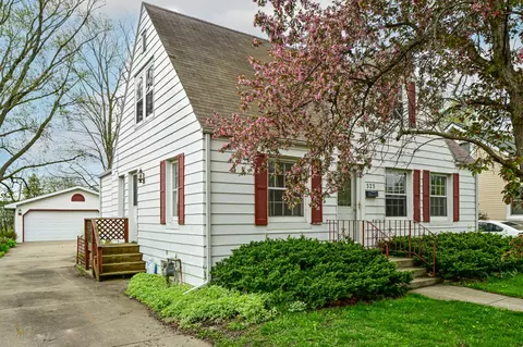 525 Sugar Crk, Delavan, WI 53115