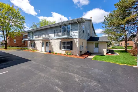 1337 Camden #4, Waukesha, WI 53186