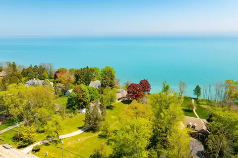 12460 N Lake Shr, Mequon, WI 53092