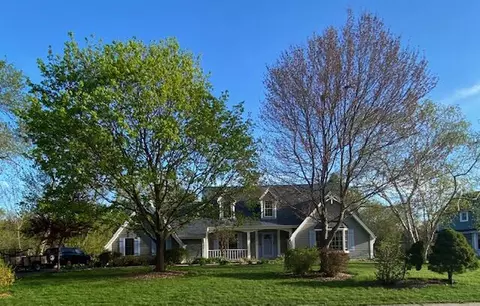 21815 Doneswood, Waukesha, WI 53186