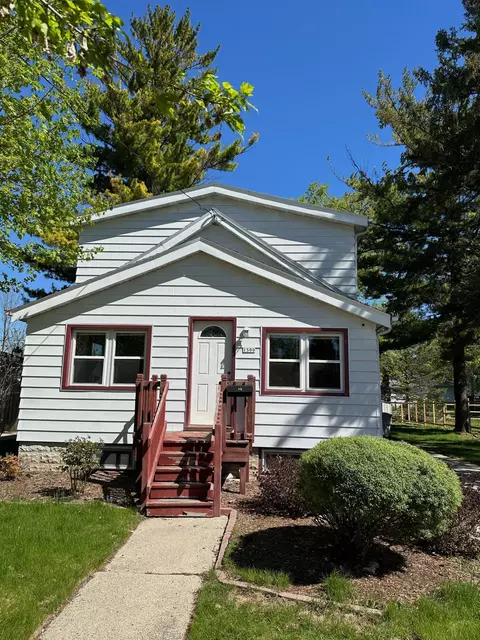 1500 W Lawn, Milwaukee, WI 53209