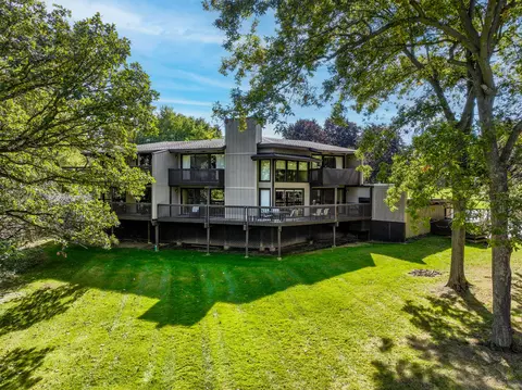 890 Windsor #I-1, Fontana, WI 53125