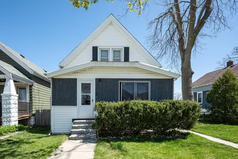 1908 S 71st #1910, West Allis, WI 53219
