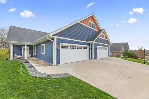 503 Century Oak, Waukesha, WI 53188