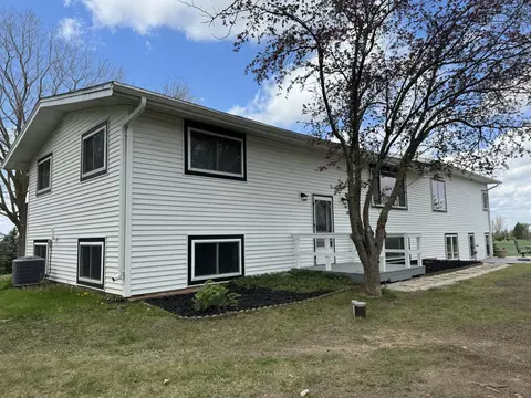 n8712 County Road C, Eldorado, WI 54932