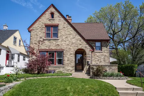 1124 N 44th, Milwaukee, WI 53208