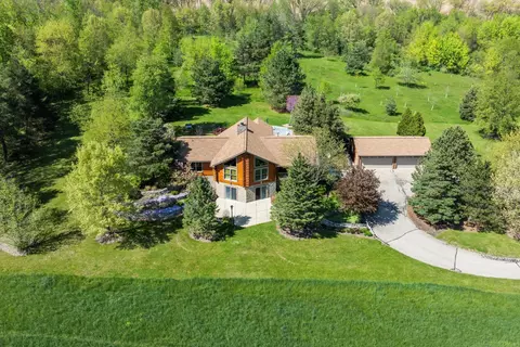 w858 County Road D, Spring Prairie, WI 53105