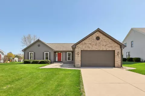 8801 W Whispering Oaks, Franklin, WI 53132