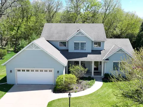711 River Rdg, Waterford, WI 53185