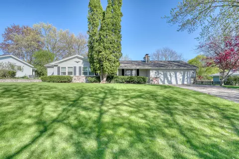 1021 Keats, Oconomowoc, WI 53066