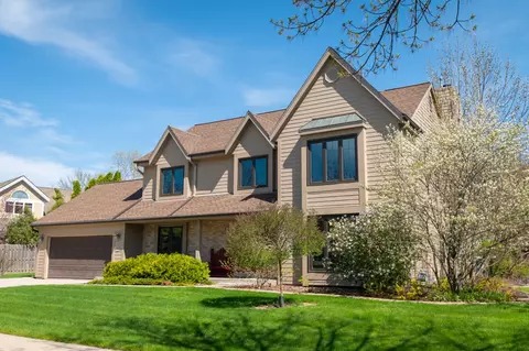 w69n392 Evergreen, Cedarburg, WI 53012