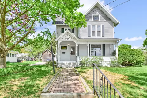 511 College, Lake Mills, WI 53551