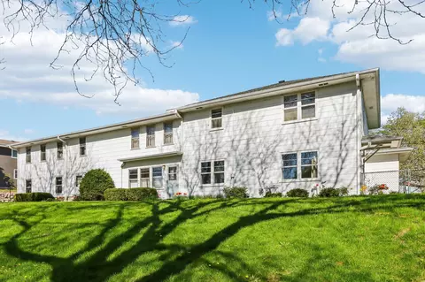 1025 Canterbury, Waukesha, WI 53188