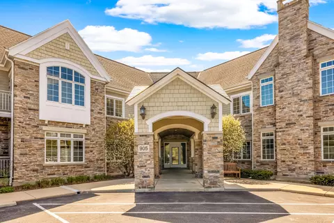 905 W Fairy Chasm #104, Bayside, WI 53217
