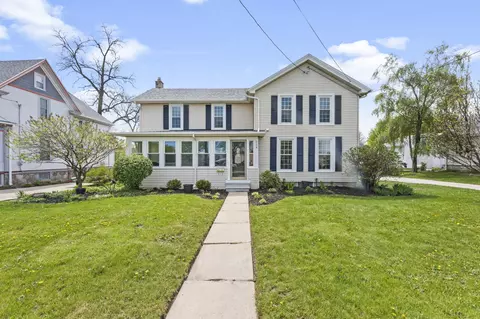 339 Summit, Oconomowoc, WI 53066
