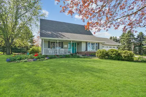 w275n9225 Lake Five, Hartland, WI 53029