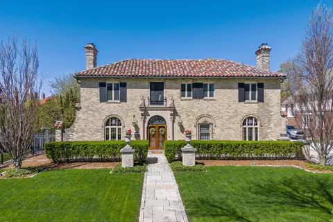 3525 N N Lk, Shorewood, WI 53211