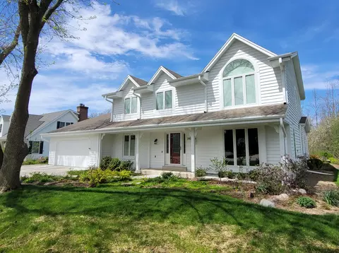 3908 W Marseilles, Mequon, WI 53092