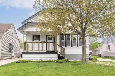 4460 S Griffin, Milwaukee, WI 53207