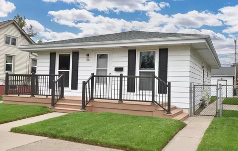 1232 Walton, Racine, WI 53402