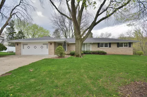 w149n7612 Sylvan, Menomonee Falls, WI 53051