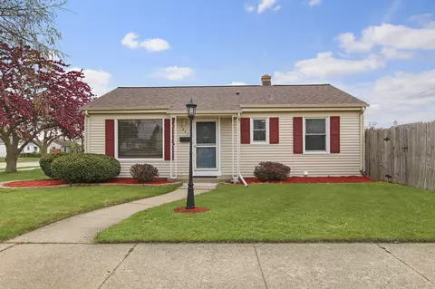 3043 Charles, Racine, WI 53402