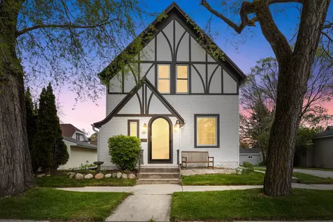 208 S Coe, Port Washington, WI 53074