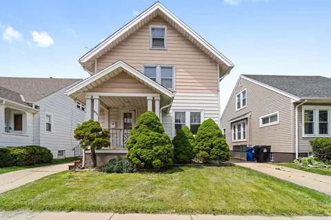1834 Holmes, Racine, WI 53403