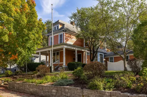1612 Ferry, La Crosse, WI 54601
