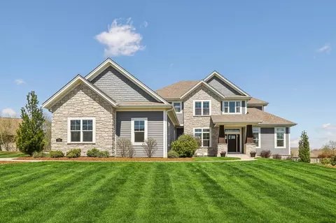 715 Cheviot, Pewaukee, WI 53072