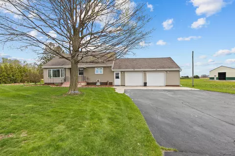 10833 State Highway 42, Meeme, WI 53063