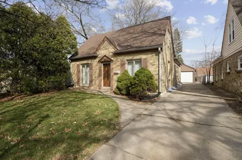 1215 Illinois, Racine, WI 53405